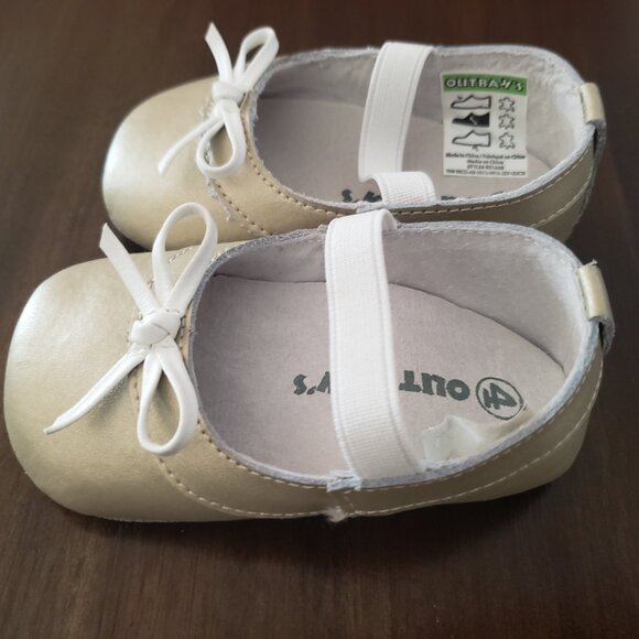 Out Baks baby  gold shoes size 4 - Picture 2 of 4